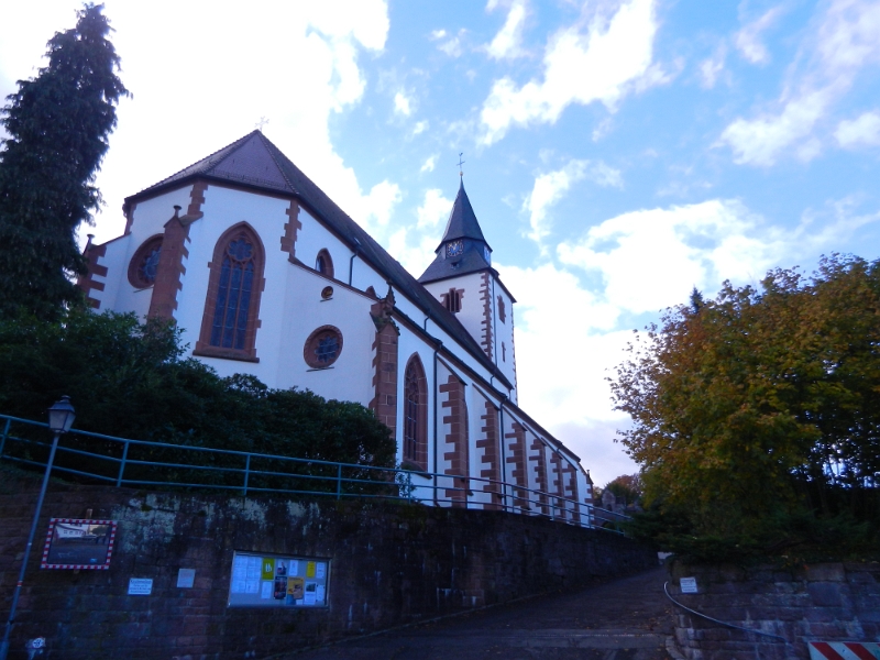 DSCN1441.JPG - ...und entdecken die Liebrauenkirche...