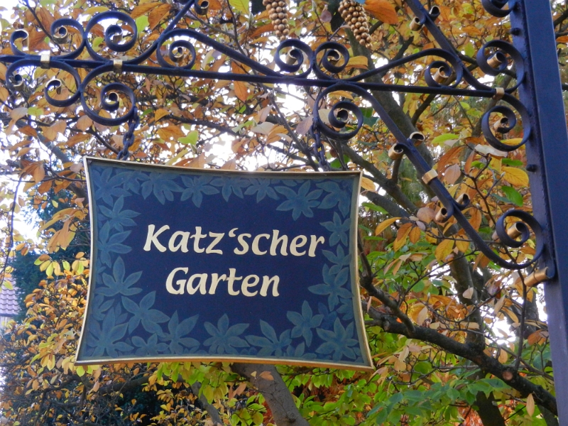 DSCN1456.JPG - Wir erreichen den "Katz'schen Garten", eine historische Gartenanlage mit botanischen Raritäten.