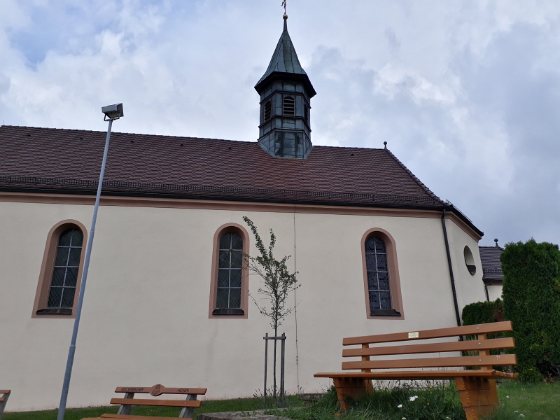 20170902_140037.jpg - Oben an der kleinen Kapelle "St. Jakob" angekommen...