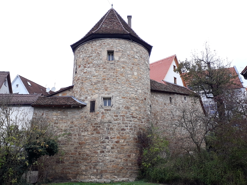 20171118_131211.jpg - Der Blockturm, ein Rest der mittelalterlichen Stadtbefestigung. Er diente einst als Gefängnis.