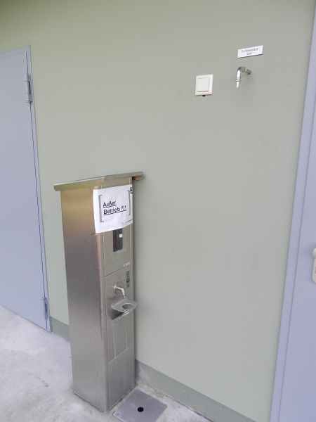 DSCN1053.JPG - Der Frischwasserautomat ist defekt.