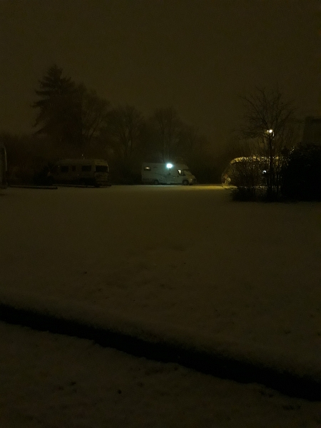 20171229_173600.jpg - Am Abend fallen ca. 5-6cm Schnee! Schöööön!