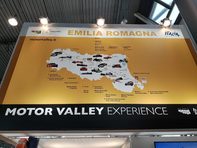 20180120_105422.jpg - So bekommen wir auch sehr viele neue Ziele für zukünftige Reisen, wie z.b. die unzähligen Automuseen in der Emilia Romagna. :-)
