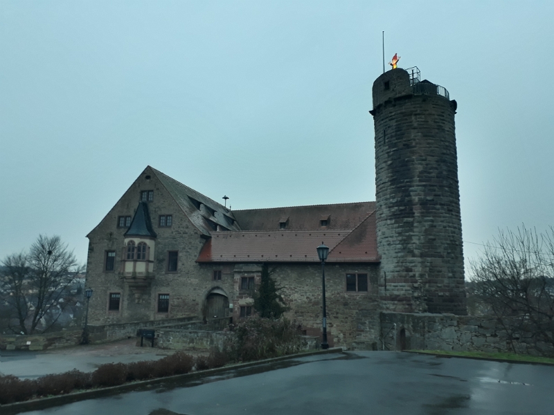 20180126_165903.jpg - Direkt neben dem Stellplatz ist ein Schloss...