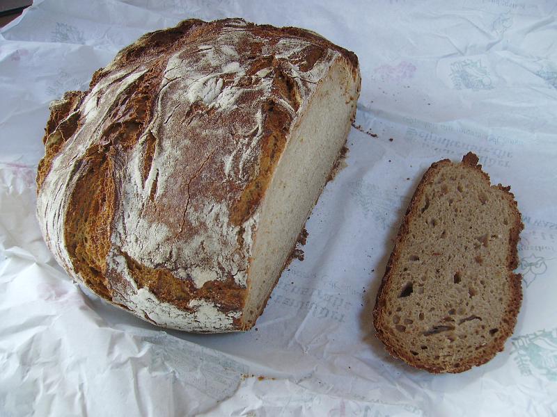 IMGP0071.JPG - Rast an der Schwarzwaldhochstrasse mit warmen Holzofenbrot aus Triberg.