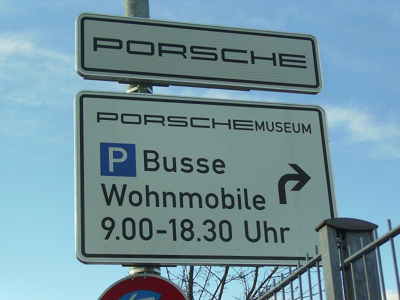 IMGP0205.JPG - Direkt am Museum befindet sich ein ausgewiesener Parkplatz für Womo's.