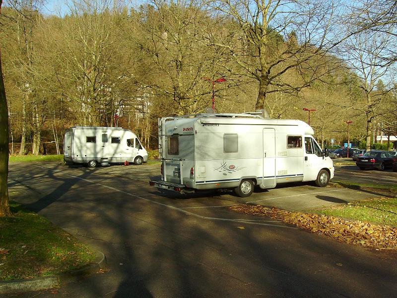 IMGP0226.JPG - Der Stellplatz kostete €9,10 für uns zwei mit dem Dixi pro Nacht. Dafür gab es einen Nachlaß im Thermalbad.