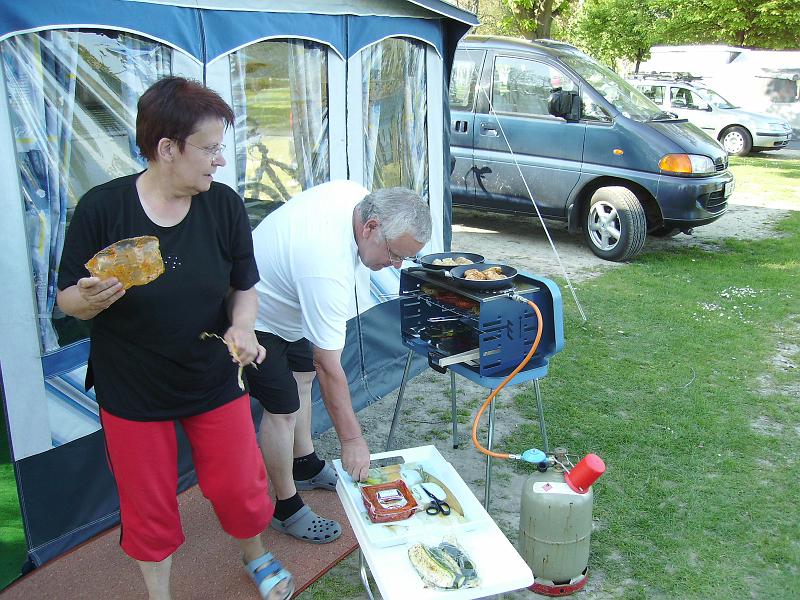 IMGP0105.JPG - Aaaahhhh, der Grill wird angeschmissen...