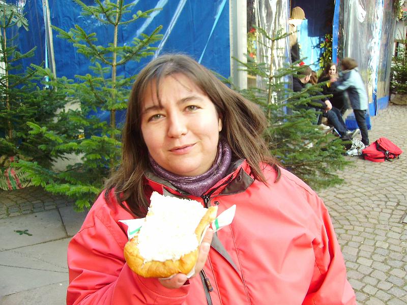 IMGP0276.JPG - Ooooh, dann haben wir einen Stand mit ungarischem Lángos entdeckt.