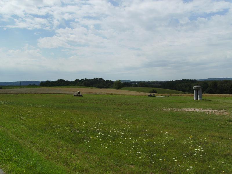 IMGP0285.JPG - Es gibt hier sehr viele Skulpturen in der Pampa.