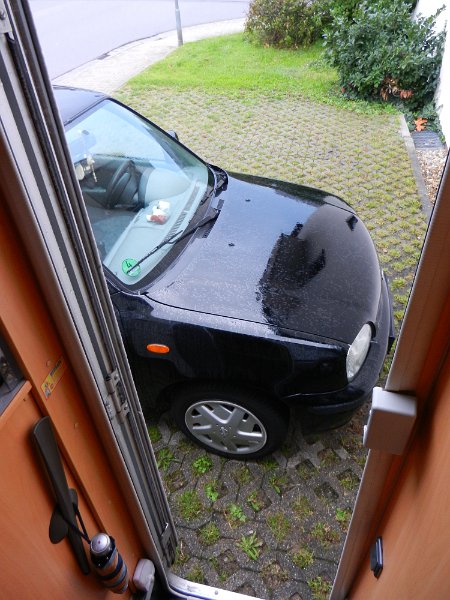 DSCN1762.JPG - Nebenan steht der kleine Micra im Regen :-)Fazit: Es war ein entspanntes Wochenende, was wie immer viel zu schnell vorbei war!