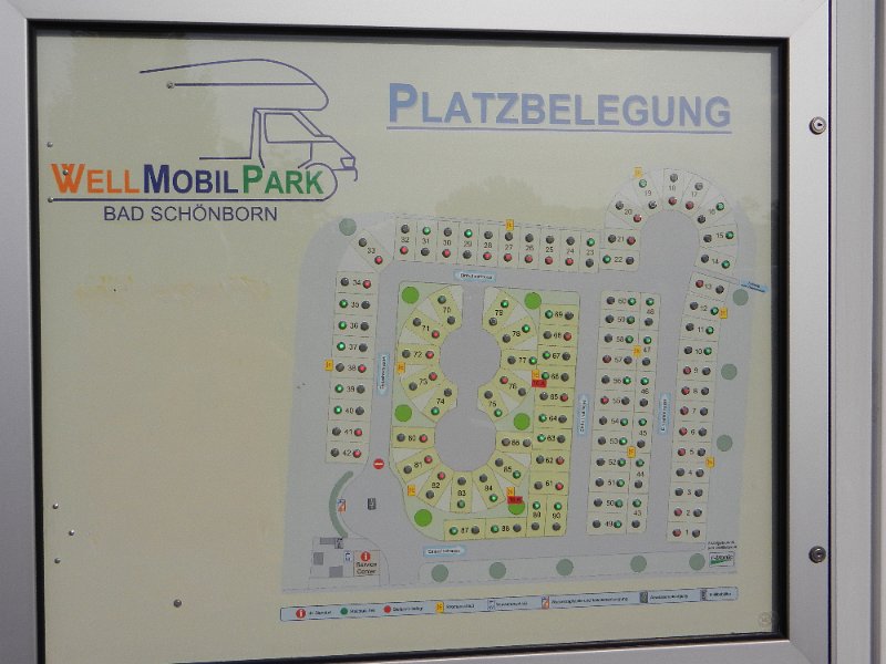 DSCN1593.JPG - Nette Idee die Platzbelegung mit Led's, die anzeigt ob ein Platz belegt ist. Dumm nur, wenn viele nach 17 Uhr anreisen, wie wir... Wir stehen auf dem Platz Nr.40 und die zeigt allen nun ankommenden logischerweise ein "grünes Licht".