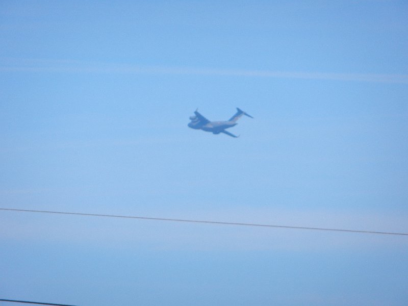 DSCN2141.JPG - Wieder auf dem Heimweg, bei Ramstein. Reger Flugverkehr... Für mich mittlerweile ein extrem seltener Anblick, über Heidelberg fliegt eigentlich nie ein Flugzeug.