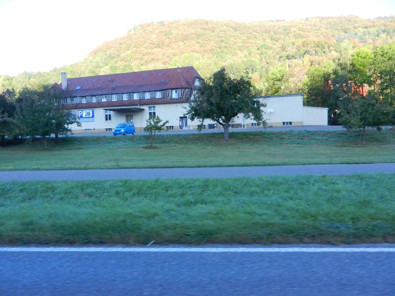 DSCN2206.JPG - Der Stellplatz im vorbeifahren.