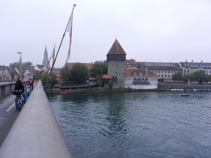 DSCN2323.JPG - Rechts im Bild, der Rheintorturm. Einer der letzten drei Wehrtürme der Stadt.