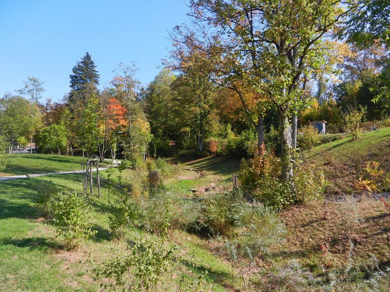 DSCN2439.JPG - Schön angelegter Park...