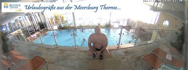 therme.jpg - Ein netter Gag ist auch die Webcam, von der aus per Email, Grüße verschickt werden können... BITTE KEINE KOMMENTARE ÜBER MEINE FIGUR!!! :-)