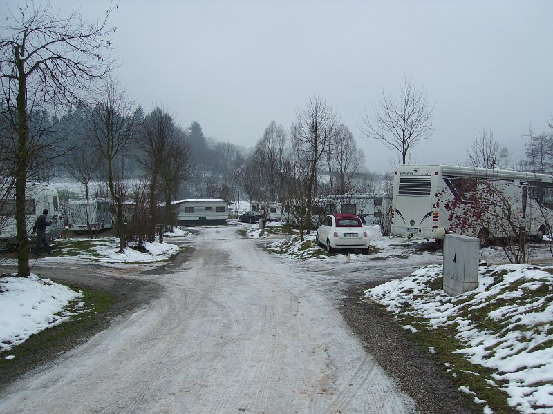 IMGP0004.JPG - Am Campingplatz "Schwarzwälder Hof" angekommen.Leider liegt hier weniger Schnee als bei uns in Heidelberg :-(