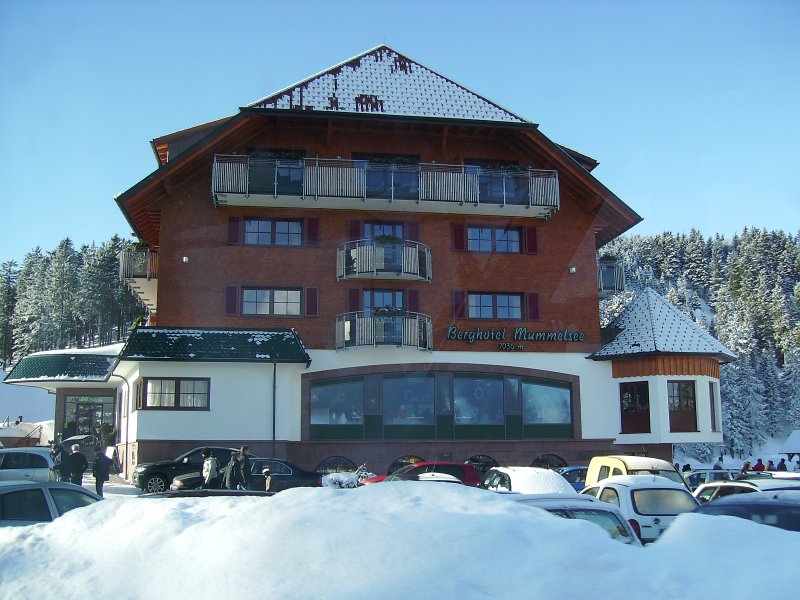 IMGP0129.JPG - Biene hat es geschafft ein Bild vom wiederaufgebauten Berghotel Mummelsee zu schiessen.