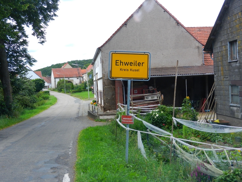 DSCN0603.JPG - Wir kommen in Ehweiler an, ein klitzekleines Nest mit ca. 180 Einwohnern.