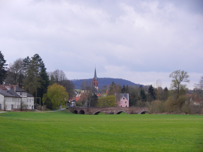 DSCN6326.JPG - Hey, wir haben Euerdorf erreicht und die Brücke ist auch noch da! Schön!!!