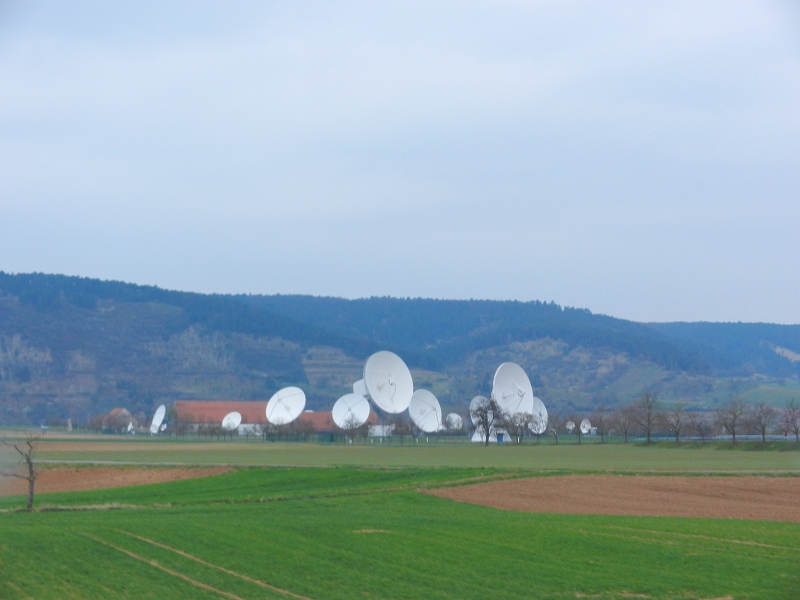 DSCN6393.JPG - Momentan wird die Anlage von der Firma Intelsat betrieben.