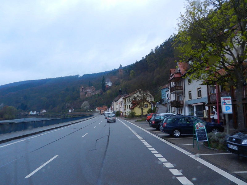 DSCN6401.JPG - ...und fahren am Neckar entlang (hier bei Zwingenberg) nach Hause...