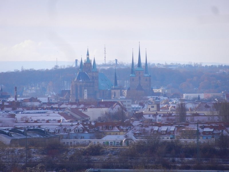 DSCN3580.JPG - Von hier oben entdecke ich zum ersten mal auch den Dom und die Severikirche.