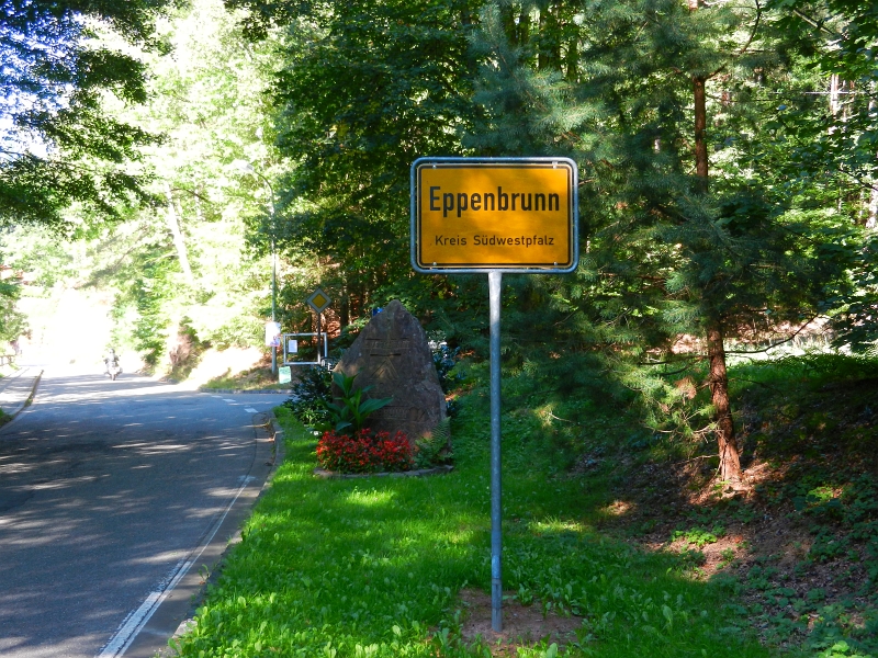 DSCN1138.JPG - Wir sind erschöpft in Eppenbrunn zurück.