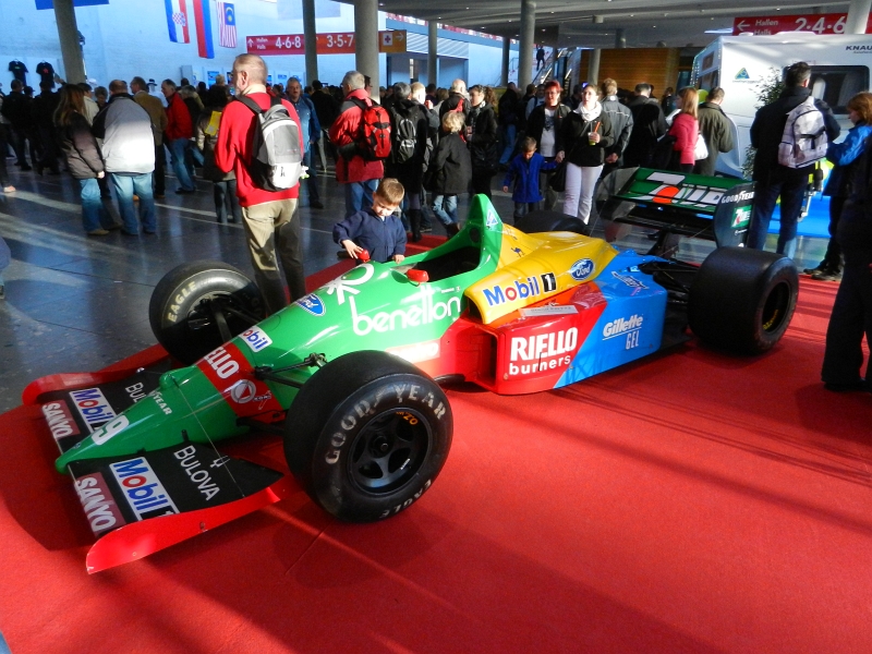 DSCN4888.JPG - Ein alter Benetton-F1-Flitzer.