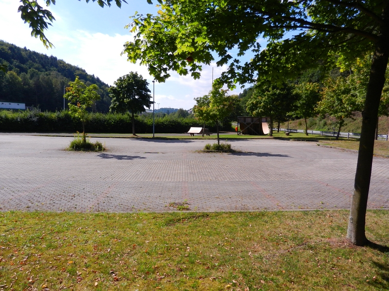 DSCN1316.JPG - Dieser Parkplatz bietet sich auch auch als Übernachtungsplatz an!