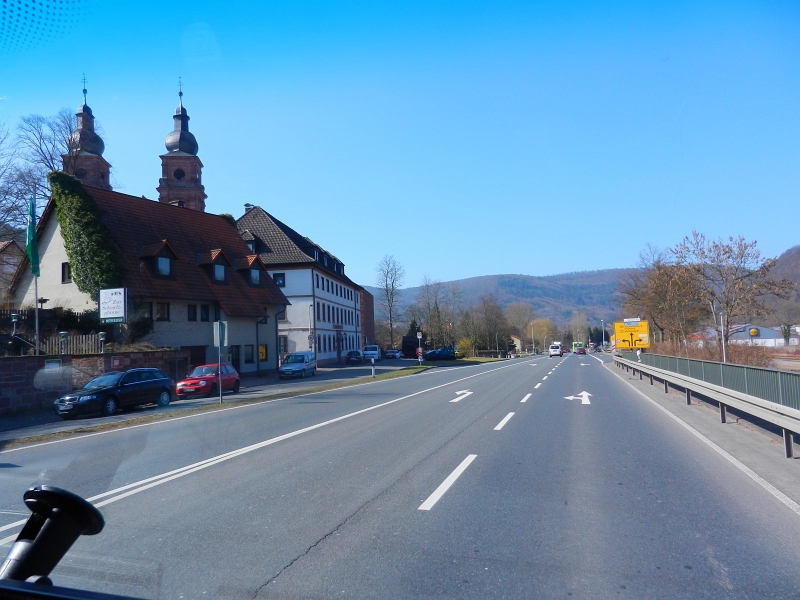 DSCN5576.JPG - Wir halten uns in Richtung Miltenberg.