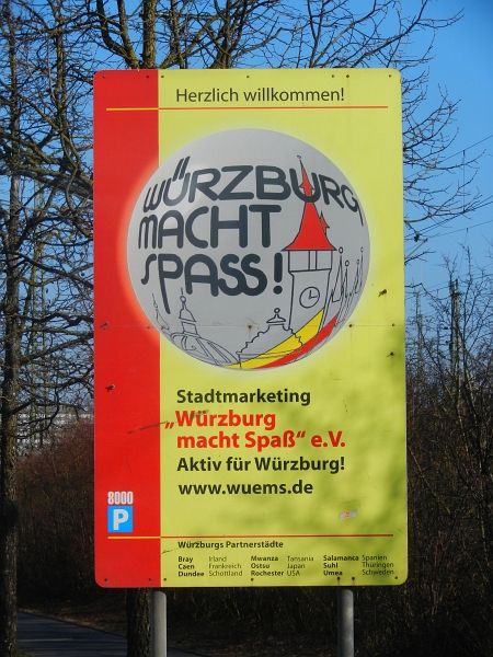 DSCN5620.JPG - KLAR DOCH! "Würzburg macht Spass!" Wer einen Womo-Stellplatz sucht, der hat Spass...