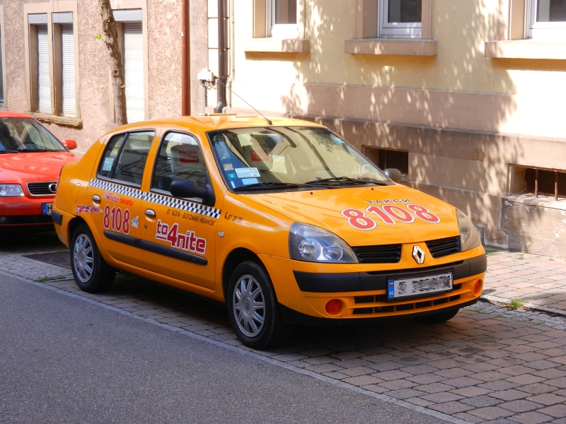 DSCN0517.JPG - Ein Taxi aus Bulgarien????