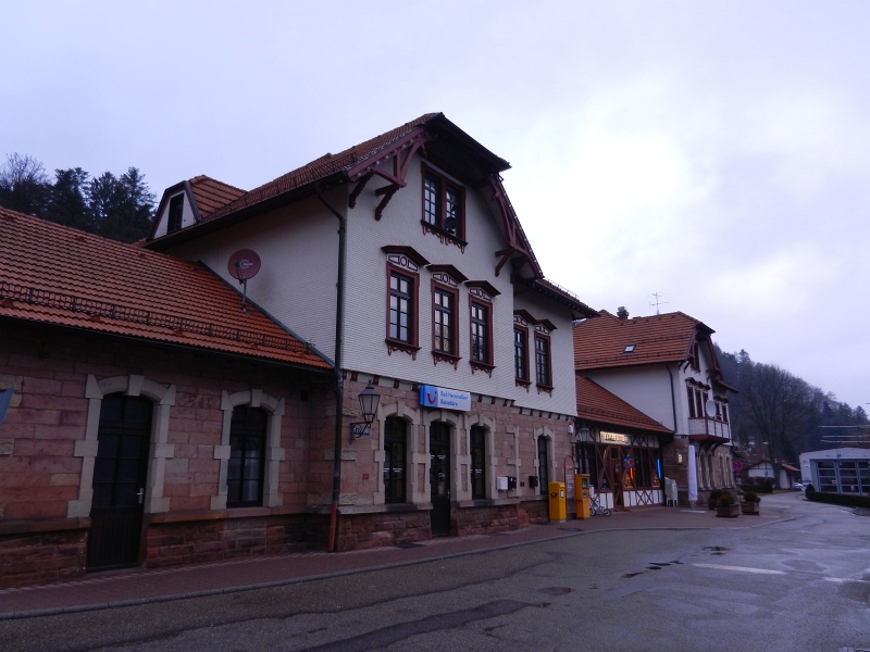 DSCN5217.JPG - Der Bahnhof von Bad Herrenalb.