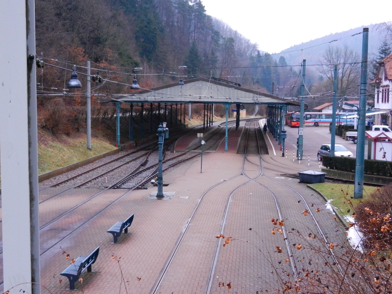 DSCN5218.JPG - Die Endstation der Albtalbahn.