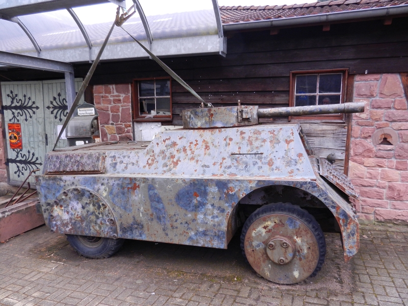 DSCN5283.JPG - Wow, diese Vehickel steht direkt am Eingang vom Museum.