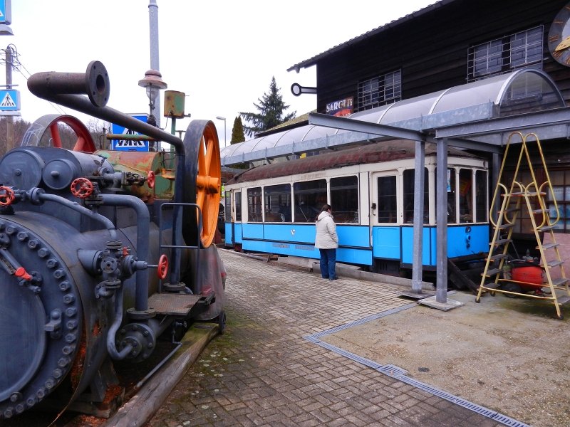 DSCN5285.JPG - Schade, leider ist das Museum geschlossen!!! Es ist täglich von 14:00 bis 17:00 Uhr geöffnet. Wir sind locker 2 Stunden zu früh!!! :-(