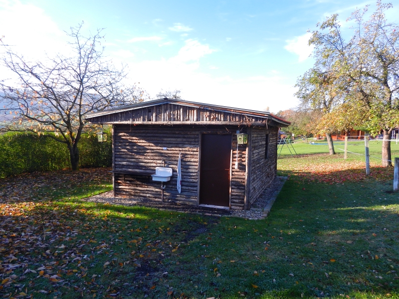 DSCN3294.JPG - Die Grillhütte darf auch von den Stellplatzgästen genutzt werden.