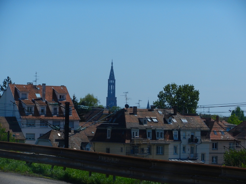 DSCN6414.JPG - Wir fahren auf der A35 und einen Teil der A4 immer nach Süden. Hier kommen wir durch Strasbourg.