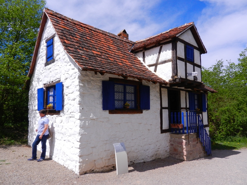 DSCN6672.JPG - Der Friseur.