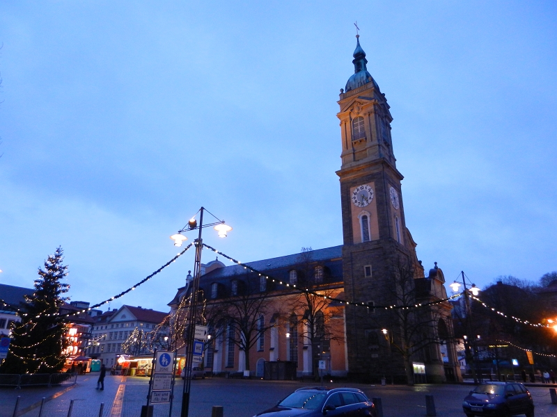 DSCN4635.JPG - Am Marktplatz angekommen steigt uns der Geruch von Glühwein in die Nase!!! Hmmmm.....