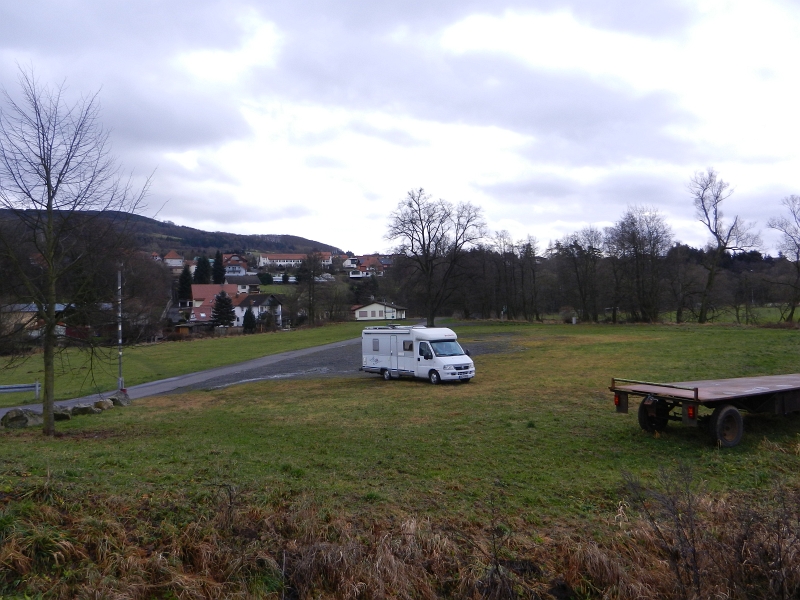 DSCN4732.JPG - ...stehen wir auf der Wiese! Platz ist ja nun auch wirklich genug...