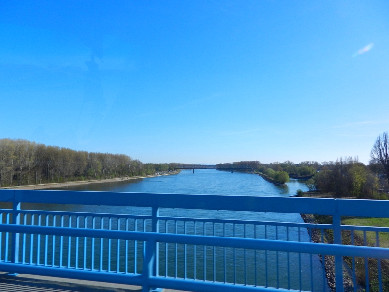 DSCN6126.JPG - Bei Germersheim überqueren wir den Rhein.