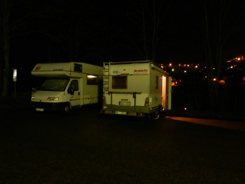 DSCN3884.JPG - Gegen 20:15 Uhr kommen wir am Stellplatz in Bad Wildbad an. Parkticket und Strom gezogen... *ZACK* -> URLAUB! :-)