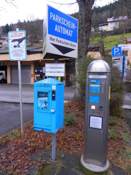 DSCN3892.JPG - Hier der Parkscheinautomat. Pro Tag kostet der Platz €5.00, Strom geht extra -> €2.00 für 8 Stunden.