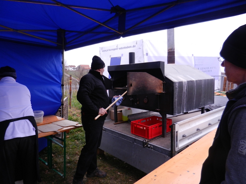 DSCN8206.JPG - Hier bekommen wir einen leckeren Flammkuchen gebacken.