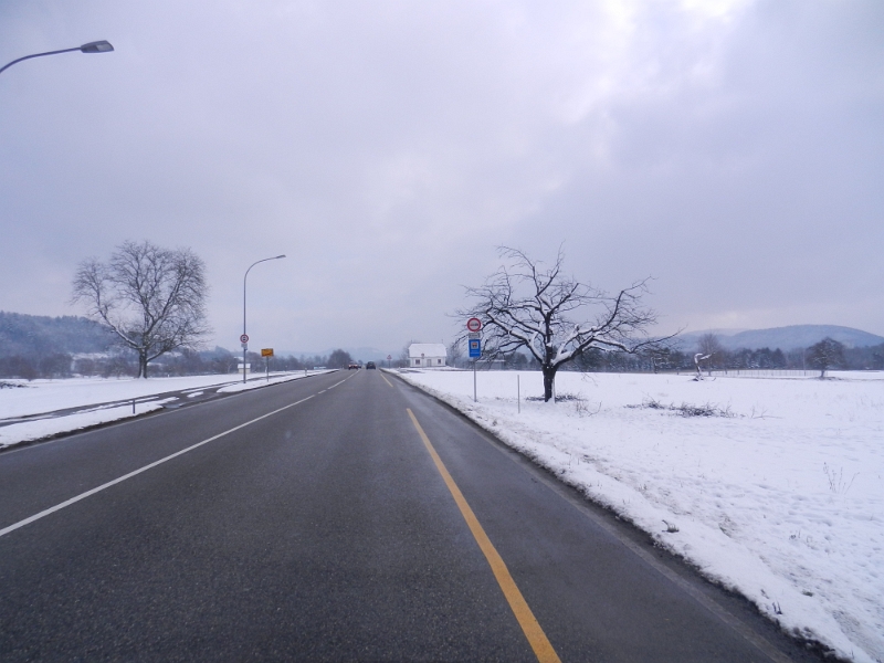 DSCN7170.JPG - Wir sind nun auf dem Weg nach Laufenburg. Dort wollen wir die nächste Nacht verbringen, sofern der Stellplatz ansprechend ist.