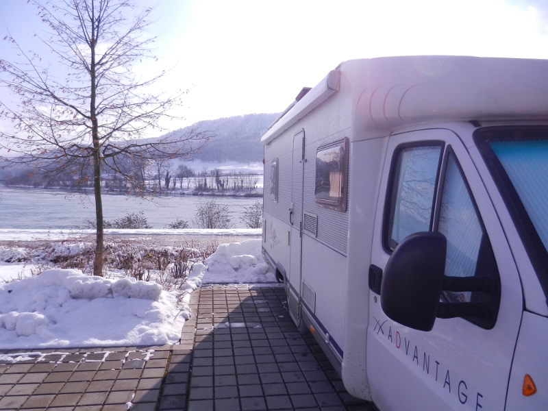 DSCN7207.JPG - Auch hier finden wir den Stellplatz auf Anhieb schön. Blick auf den Rhein.