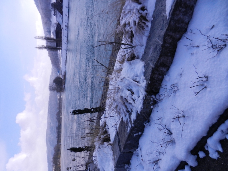 DSCN7215.JPG - Wir laufen direkt entlang des Rheins in den Stadtkern von Laufenburg... bzw. in die Stadtkerne der beiden Laufenburg's, ein Teil gehört ja zur Schweiz.